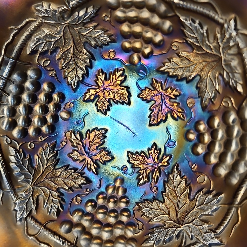 NORTHWOOD GRAPE AND CABLE PATTERN CARNIVAL GLASS Ruffled Rim Purple Color - Picture 5 of 11